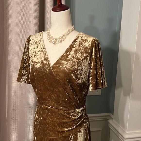 Ralph Lauren Women’s 8 crushed velvet gorgeous holiday gold formal midi dress - Picture 12 of 16